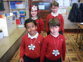 Risas para los presumidos: Frases graciosas para los que se creen superiores