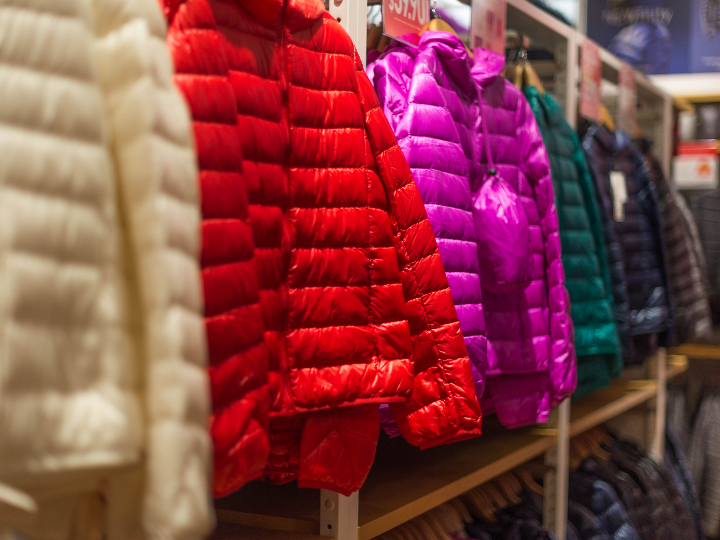 descubre las tendencias de moda del momento con 21online analisis de ropa y complementos